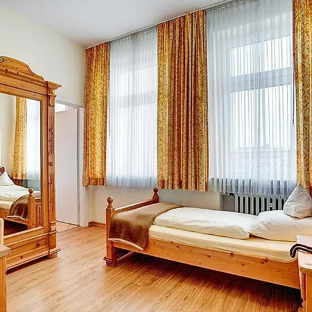 Stadthotel 3*